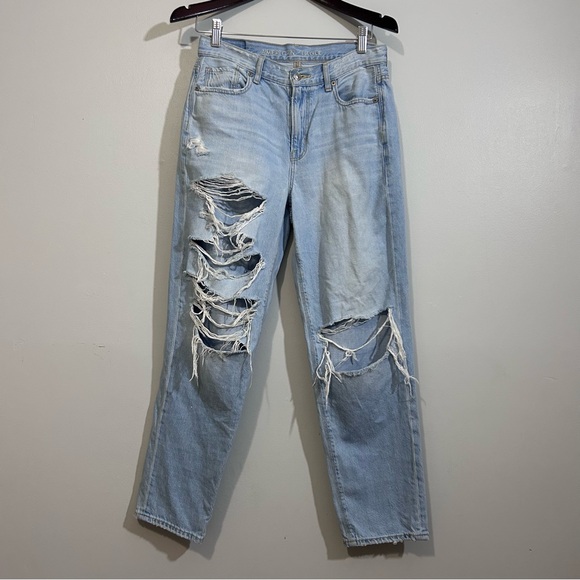 American Eagle Outfitters Denim - American Eagle Light Wash distressed Mom Jeans 4